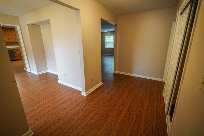 Building Photo - 410 Gaither Dr
