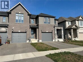 Building Photo - 221 Grandville Cir