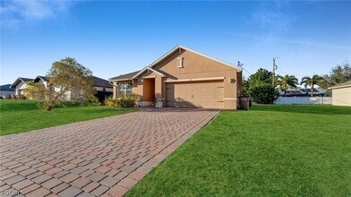 Building Photo - 233 SE 3rd St