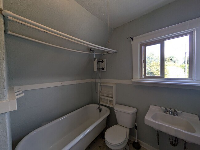 Foto del edificio - Sunnyland Neighborhood House Close to EVERYTHING