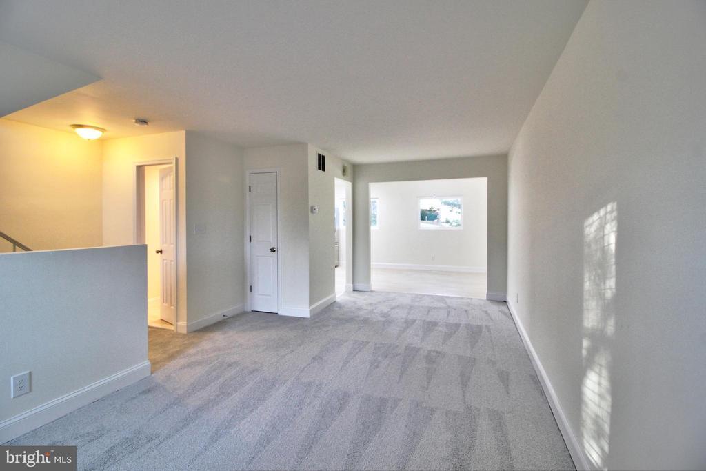 87 Meadowlark Ave, Mount Airy, MD 21771 Townhome Rentals in Mount