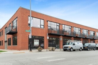 Building Photo - 4405 N Artesian Ave