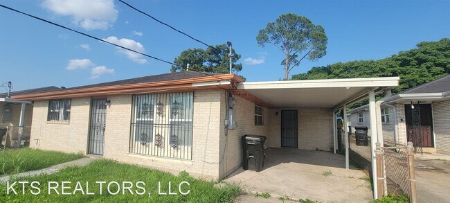 Building Photo - 4 br, 1.5 bath House - 4541 Bonita Dr