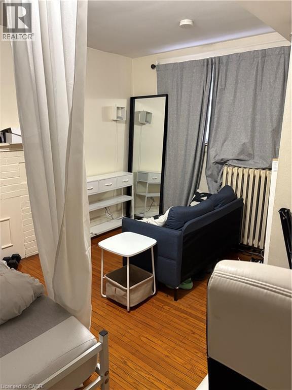 Photo du bâtiment - 92 Sanford Ave S