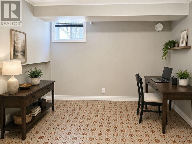 Photo du bâtiment - 81 Rockcliffe Blvd