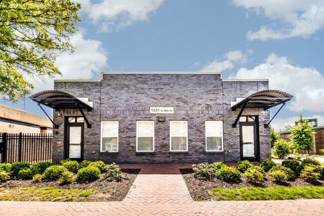 Building Photo - 1208 N 28th St