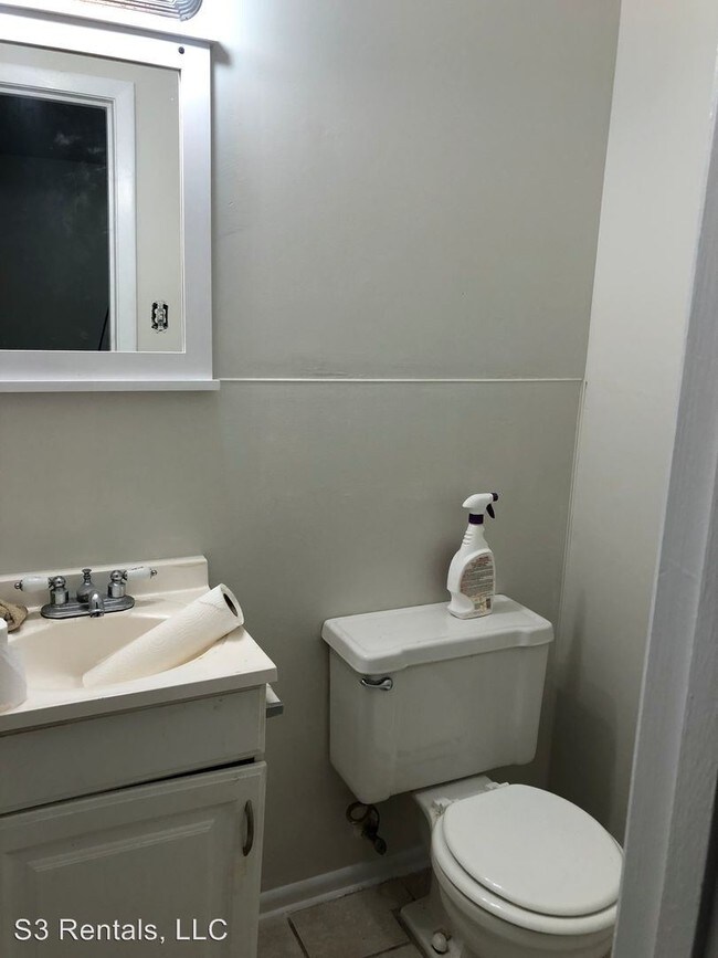 Building Photo - 3 br, 1.5 bath House - 113 Dare Drive