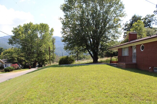 Frente de la casa - 133 Rockdale Ave