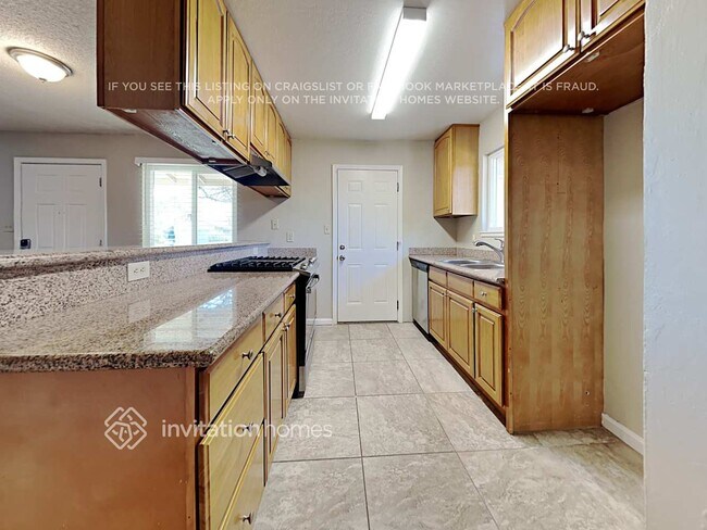 Foto del edificio - 1658 Ashwood Dr