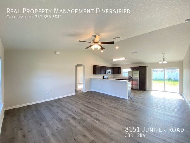 Foto del edificio - 8151 Juniper Rd