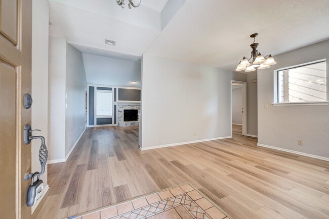 Photo - 1516 Peach Tree Ln House