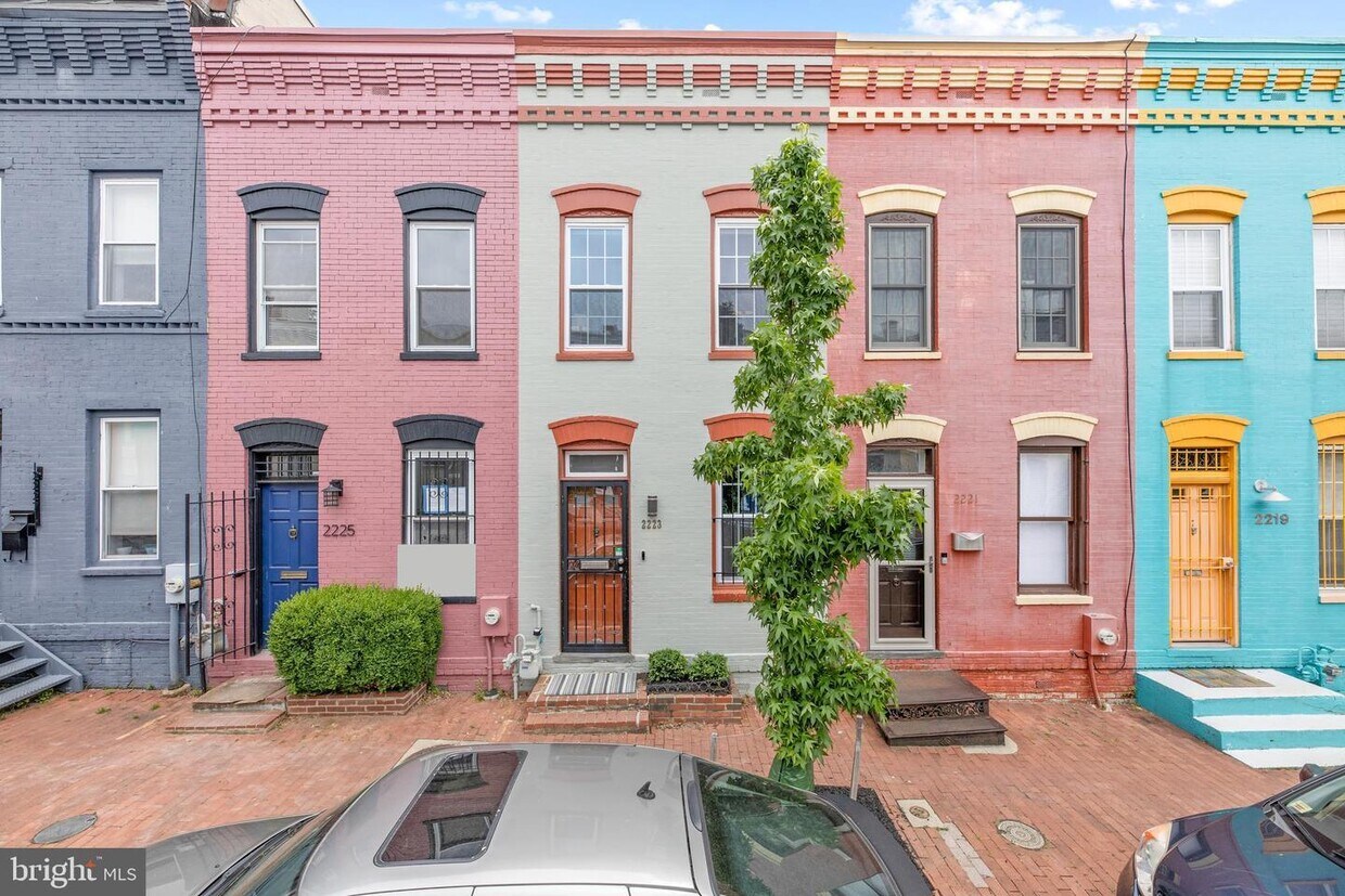 Photo - 2223 12th Pl NW (Washington, DC)