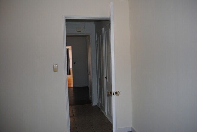 Bedroom - 27 N Church St