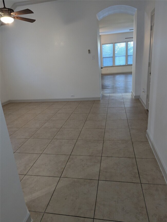 Foto del edificio - 3651 Raintree Village Dr