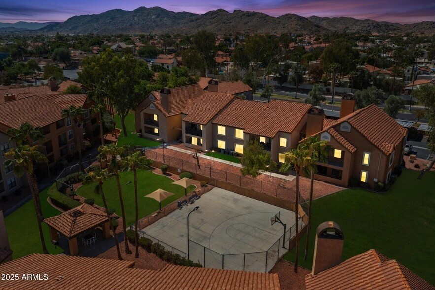 Foto principal - 9605 S 48th St