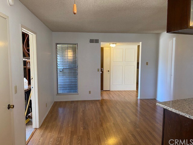 Building Photo - 9922 Silver Strand Dr