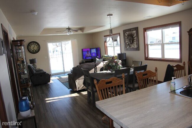 Foto del edificio - 2 br, 2 bath Townhome - 2418 Welhouse Dr.