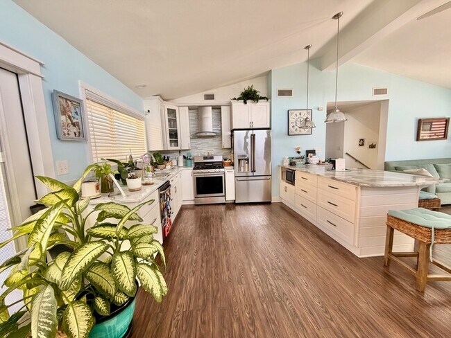 Building Photo - 603 Pelican Dr