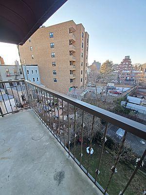 Foto principal - 25-36-36 27th St