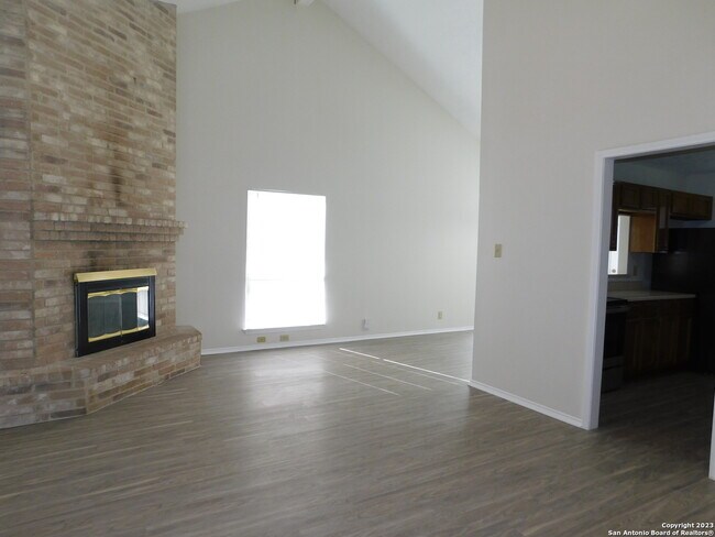 Building Photo - 9006 Roquefort