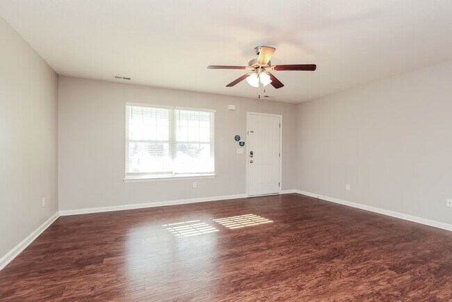 Building Photo - 1509 Hilly Ct