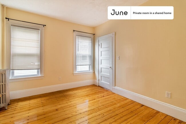 Building Photo - Room in Shared 4 bed/1 bath home