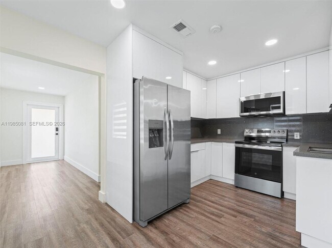 Foto del edificio - 3031 SW 64th Ave