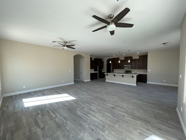 Building Photo - UPGRADED GORGEOUS RAVINES HOME WITH SPECTA...