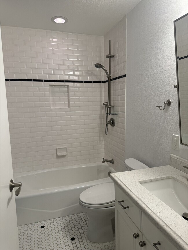 Foto del edificio - 4641 Fulton Ave