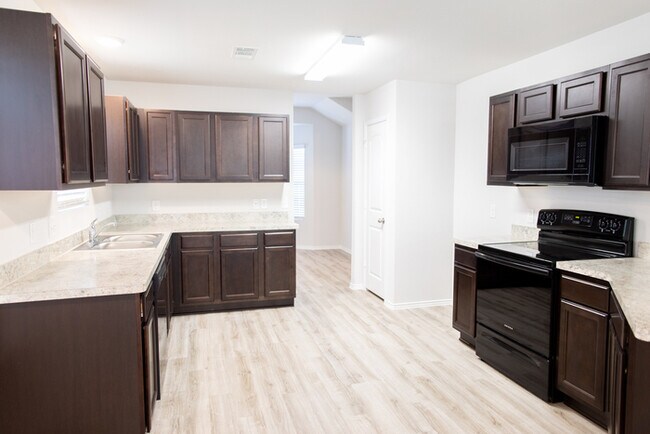 Building Photo - 3403 Sonoma Trail