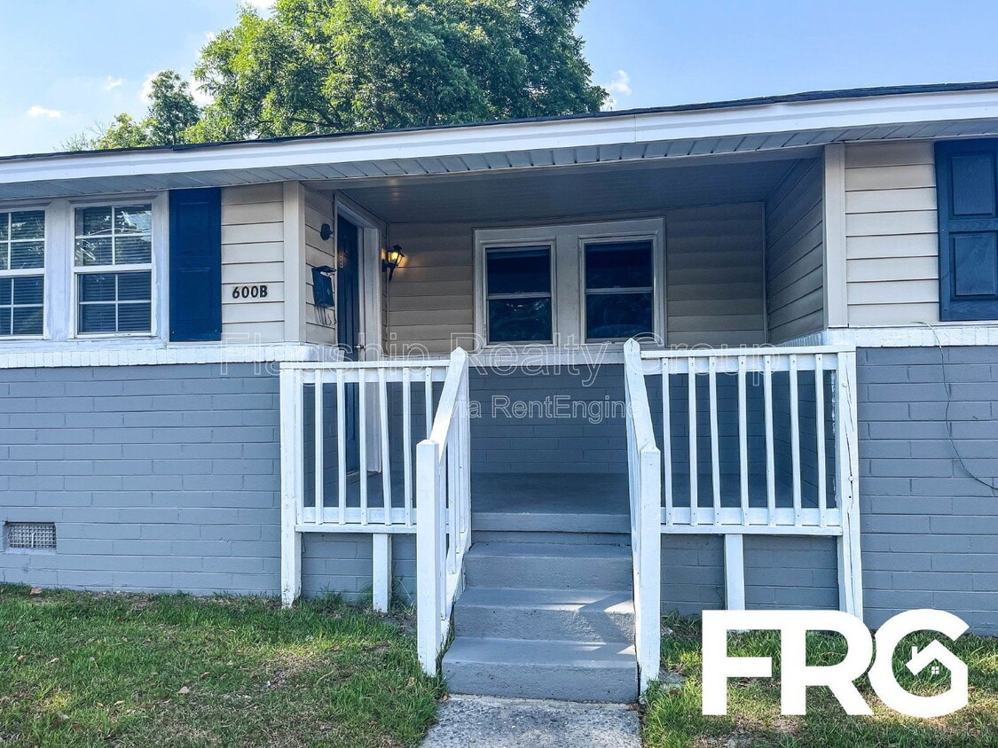 Foto principal - 600 Howell St
