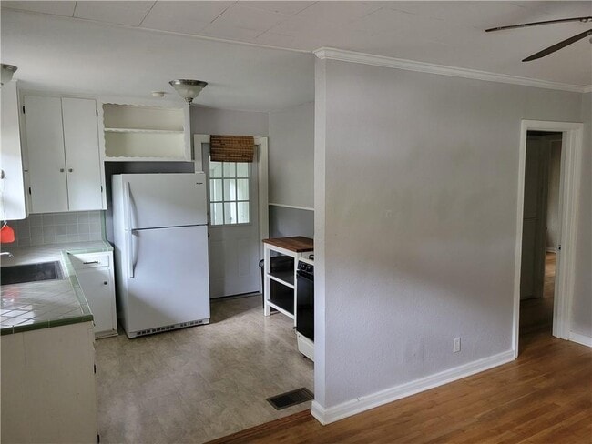 Foto del edificio - 4303 Hank Ave