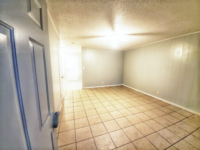 Living room - 455 Avenue E