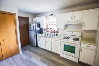 Building Photo - 440 Church Ave
