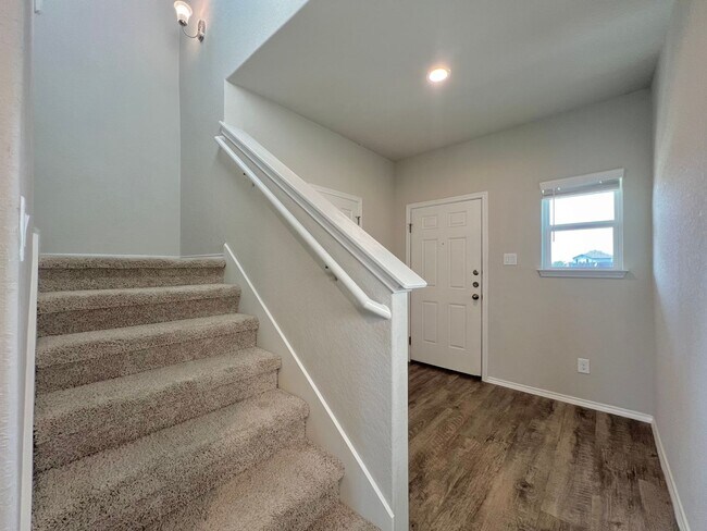 Building Photo - 8310 Pinnacle Way