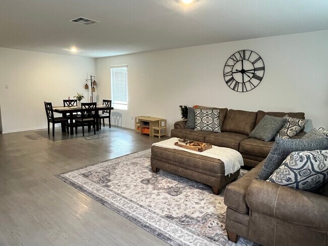 Foto del edificio - 923 Antelope Trl