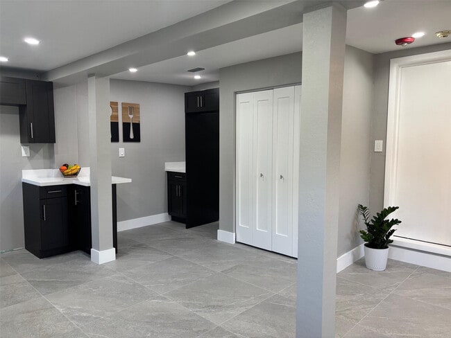 Building Photo - 13025 NW 2nd Ave