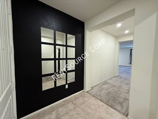 Foto del edificio - 3309 Sonya Ave