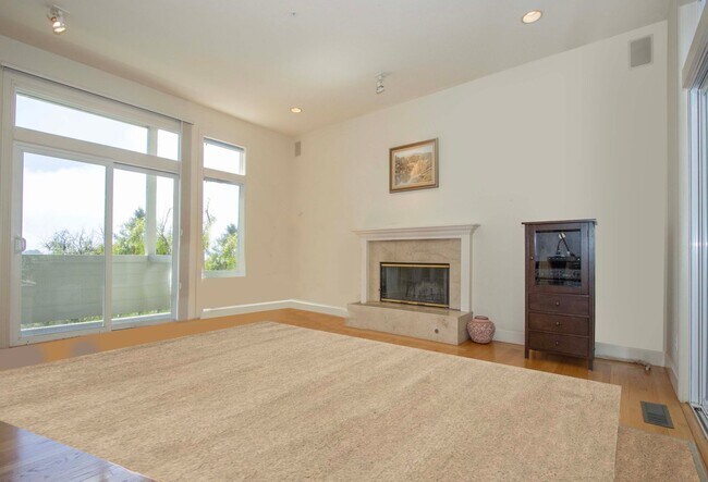Building Photo - Fabulous Mill Valley Home