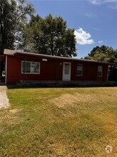 Building Photo - 721 E Hwy 264