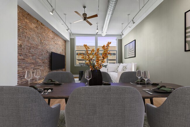 Living/ Dining area - 15 Brown St