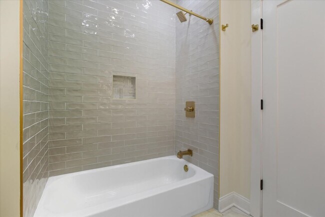 Foto del edificio - 4636 N Hamilton Ave
