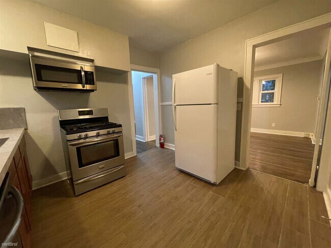 Foto del edificio - 2 br, 1 bath Duplex - 618 Oakdale St SE 62...