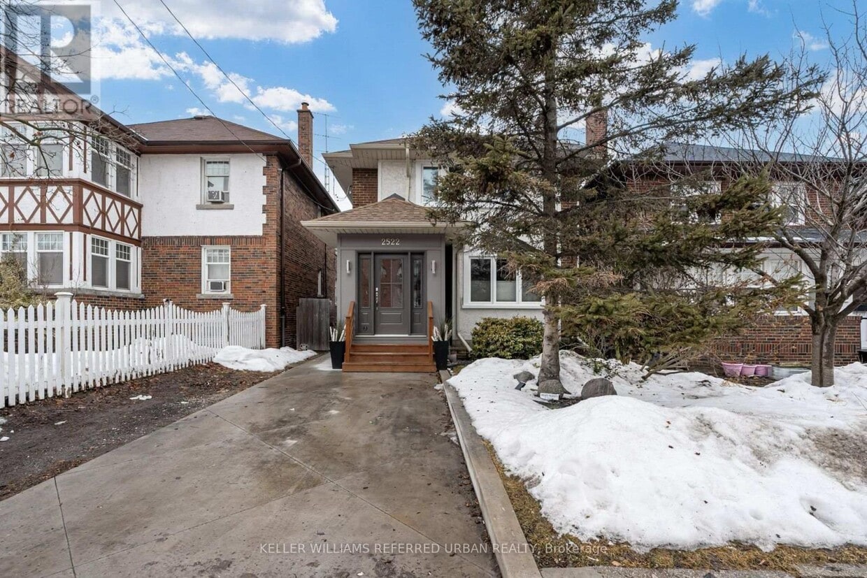 Photo principale - 2522 Lake Shore Blvd W