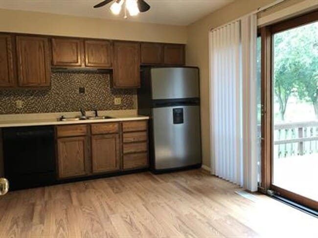 Building Photo - 2127 Ivy Ct