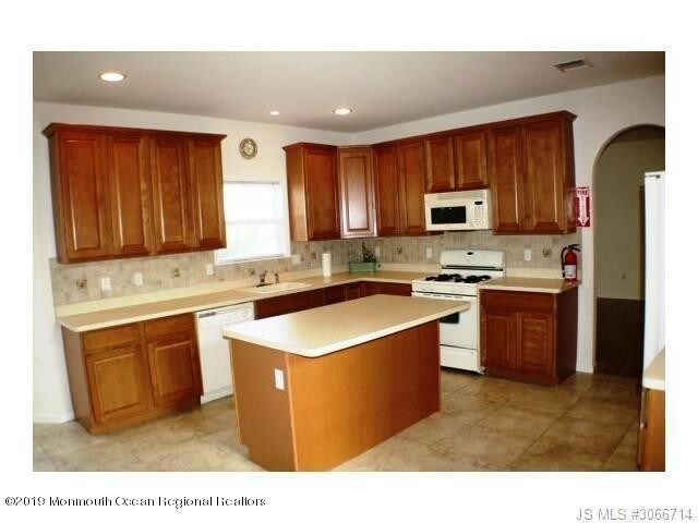 Foto del edificio - 388 Leeward Rd