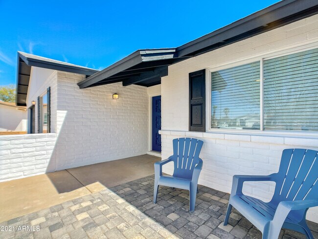 Building Photo - 2613 W Isabella Ave