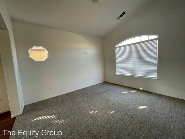 Building Photo - 3 br, 2 bath House - 1441 Bay St