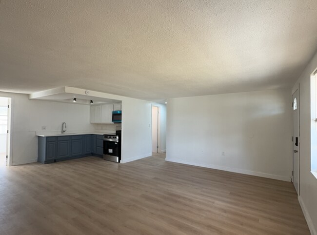 Foto del edificio - 12909 Kings Manor Ave