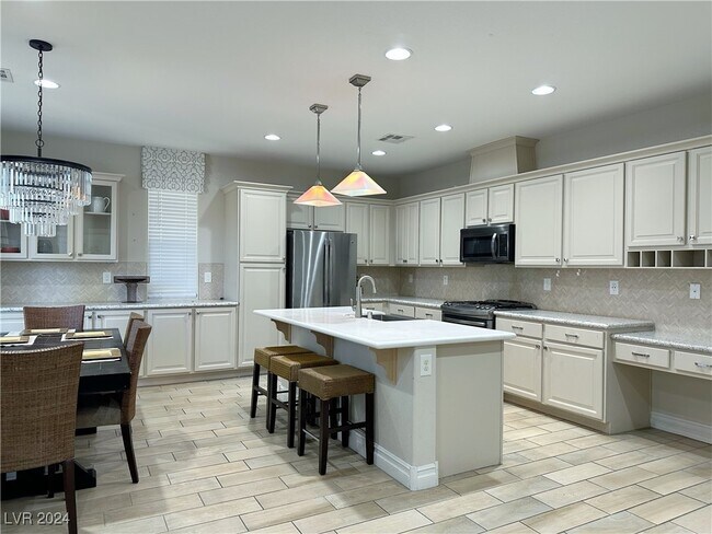Foto del edificio - 5137 Fiery Sky Ridge St
